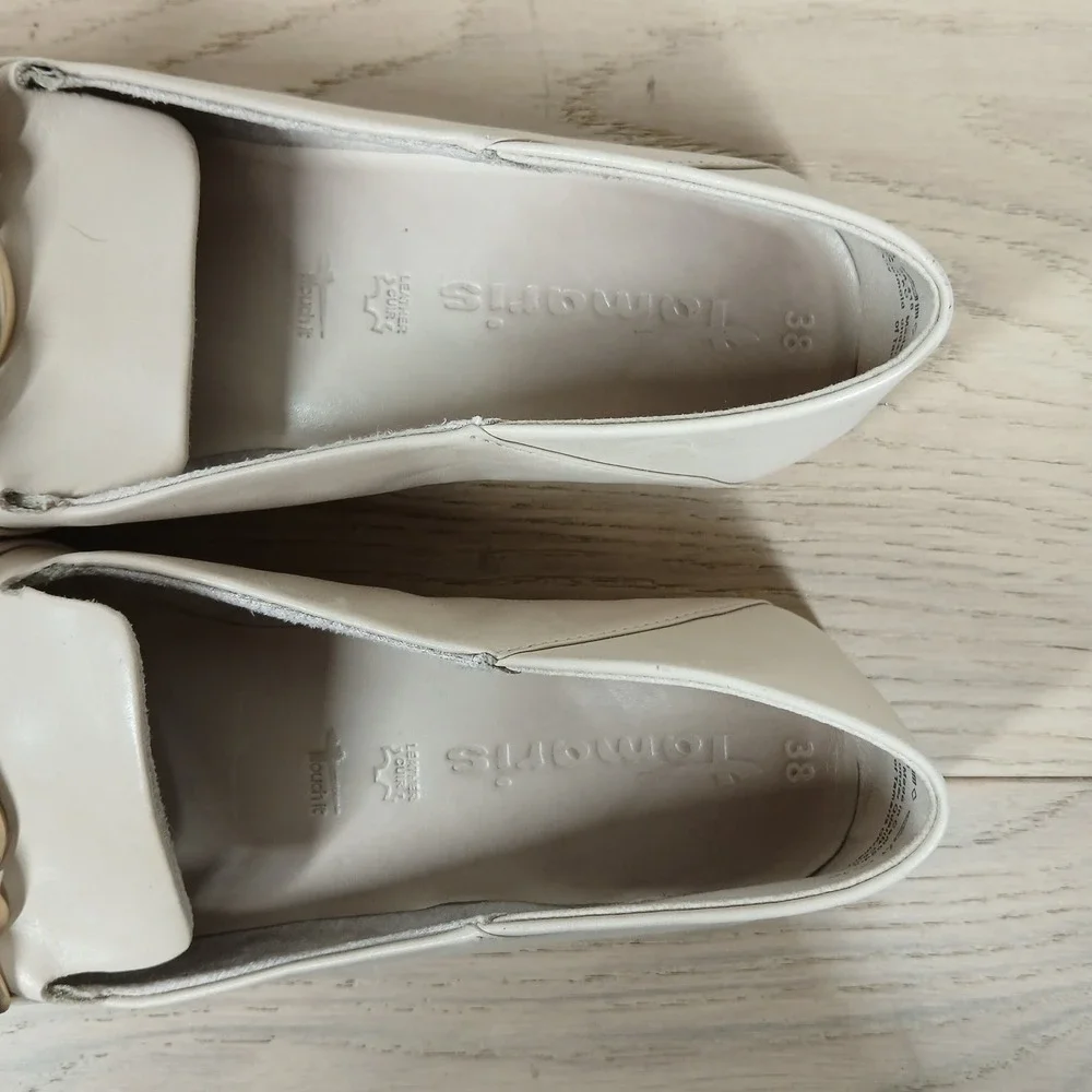 Tamaris Loafers Womens 7.5 Cream Leather Gold Chain Square Toe Quiet Luxury